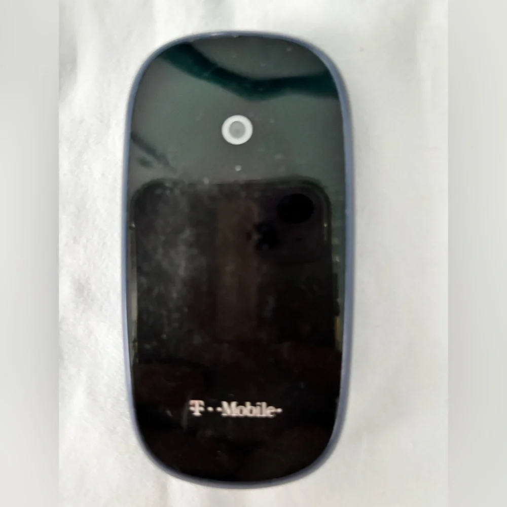 Y2K Vintage T-Mobile Flip Phone Bundle – Retro Aesthetic